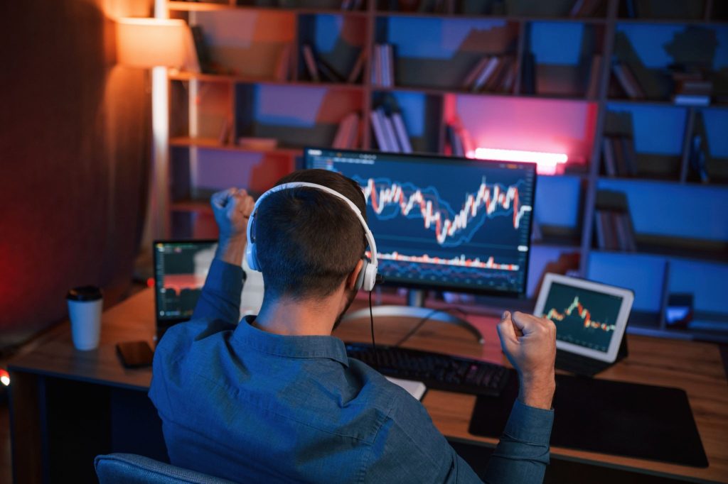 How can beginners start learning technical analysis for stocks and crypto?